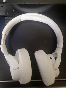 JBL Tune 760NC (5 фото из 6)