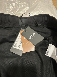 Новые мужские шорты Hugo Boss (L) (5 фото из 7)