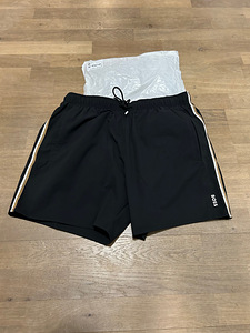 Новые мужские шорты Hugo Boss (L) (7 фото из 7)