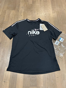 Uus Nike Dri-Fit Miles meeste trennisärk (2 foto / 10)