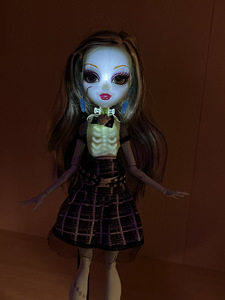 Helendav Monster High nukk (3 foto / 8)