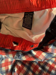 Tommy Hilfiger (3 фото из 4)