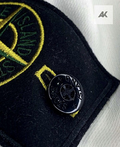 Stone Islandi pusa (4 foto / 8)