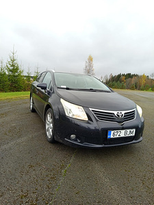 Продается Toyota Avensis (5 фото из 10)