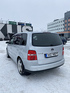 Продам Volkswagen Touran (4 фото из 11)