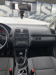 Продам Volkswagen Touran (11 фото из 11)