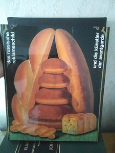 Raamat vene avangardkunstist (2 foto / 3)