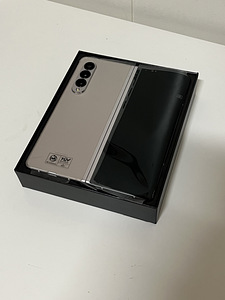 Samsung Z Fold 3 256gb (3 foto / 4)