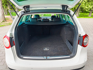 Volkswagen Passat B6 (9 foto / 10)