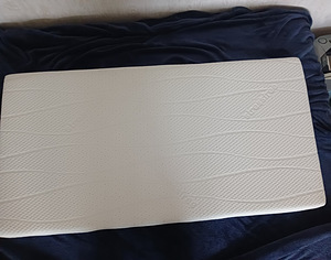 Uus madrats 1200x600x70 mm + 2 ortopeedilist patja (1 foto / 4)