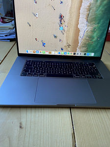 MacBook Pro 16 2019 i7 32gb (4 foto / 9)
