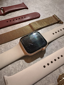 Apple Watch SE (3 фото из 3)