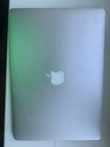 MacBook (1 фото из 4)