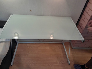 Arvutilaud (klaasist metallkarkassiga) (2 foto / 4)