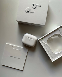 Apple AirPods 3 with MagSafe Charging Case (5 foto / 5)