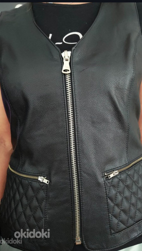 Байкерский женский кожаный жилет (фото #1)
