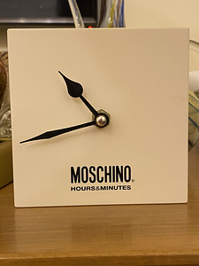 Настольные часы Moschino (1 фото из 3)