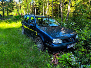 Volkswagen golf (3 foto / 5)