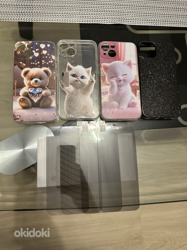 Чехлы и защитные стекла для iPhone 13