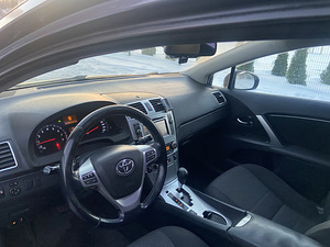 TOYOTA AVENSIS 2012 LPG (6 foto / 7)