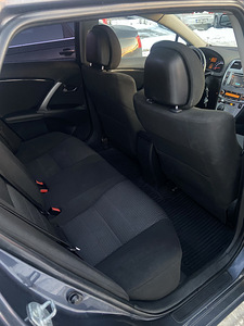 TOYOTA AVENSIS 2012 LPG (7 foto / 7)