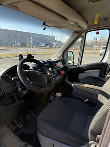 Peugeot Boxer 2.2 96kW L4H2 (9 foto / 10)