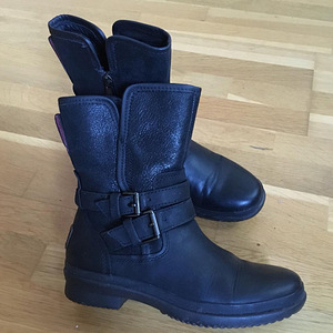 Сапоги зимние UGG (9 фото из 9)