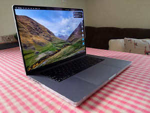 Macbook Pro 16 (M1 Max, 10C CPU, 32C GPU, 64Gb. 4Tb) (1 foto / 3)