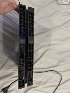 Playstation 4 (3 foto / 3)