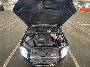Автомобиль Audi a4 b7 (5 фото из 13)