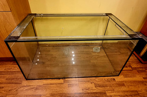 Akvaarium 700l 140x80x70cm (1 foto / 4)