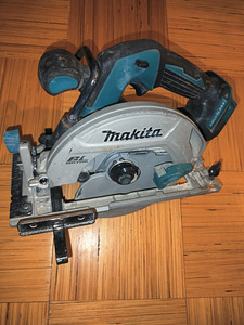 Makita пила (1 фото из 3)