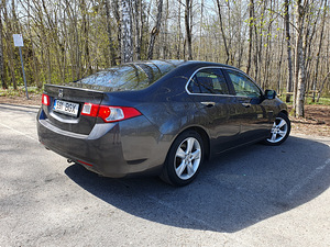 Honda Accord 2,2 110kw Sedaan TDCi (3 foto / 8)