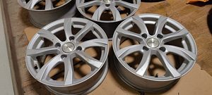 Rattad 4x114 R15 (6 foto / 8)