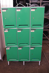 Metallkapp, hoiukapp, laos suurem kogus (2 foto / 4)