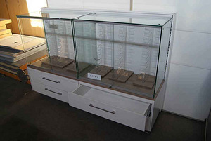 Müügilett/vitriinlett, kapp, 2 tk uueväärne (3 foto / 3)