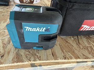 Makita Sk106GD laser (1 foto / 3)