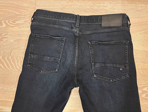 Tommy Hillfiger Jeans (3 foto / 5)
