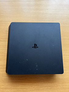 PS4 SLIM 1 TB + 2 DUALSHOCK (2 foto / 3)