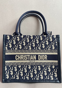Christian Dior Book Tote Small (2 foto / 9)