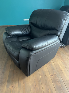Kiikuv ja pöörlev recliner tugitool (1 foto / 1)