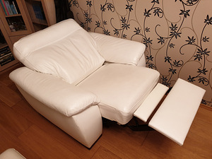 Neiser nahast tugitool recliner (elektriline) (3 foto / 3)
