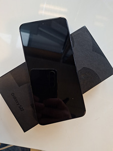 Samsung Galaxy S22 8/128Gb Black (1 foto / 4)