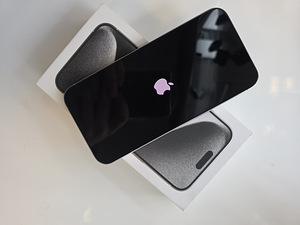 iPhone 15 Pro Max 256GB White Titanium (2 foto / 2)