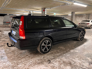Volvo V70 2,4D 120kw 2007a. (10 foto / 14)