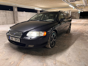 Volvo V70 2,4D 120kw 2007a. (12 foto / 14)