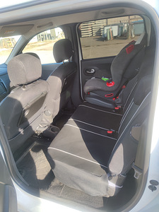Dacia Lodgy Stepway 1.5 85kW 7 kohta (7 foto / 10)