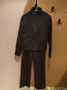 Женский спортивный костюм Adidas S