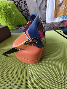 Солнцезащитные очки Hermes (4 фото из 4)
