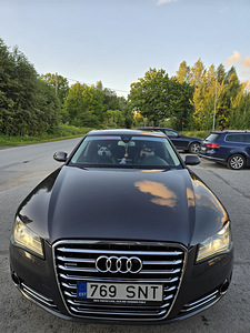 Продается Audi A8 4,2 V8 (2 фото из 15)